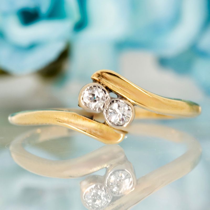 Pre-Loved 18ct Yellow Gold 2-Round Brilliant Cut Diamond Crossover Ring