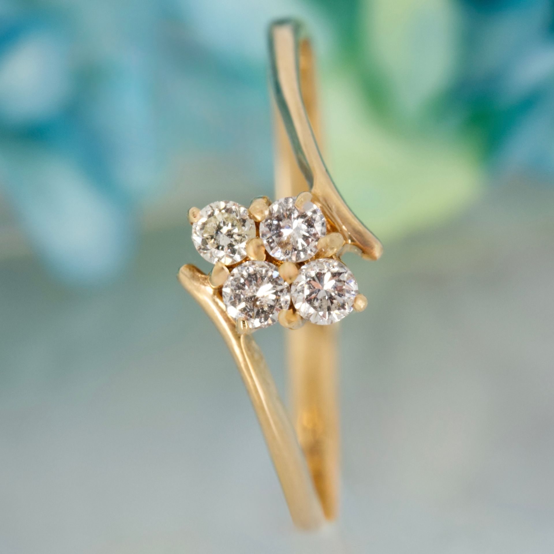 Pre-Loved 14ct Yellow Gold 4-Round Brilliant Cut Diamond Crossover Ring