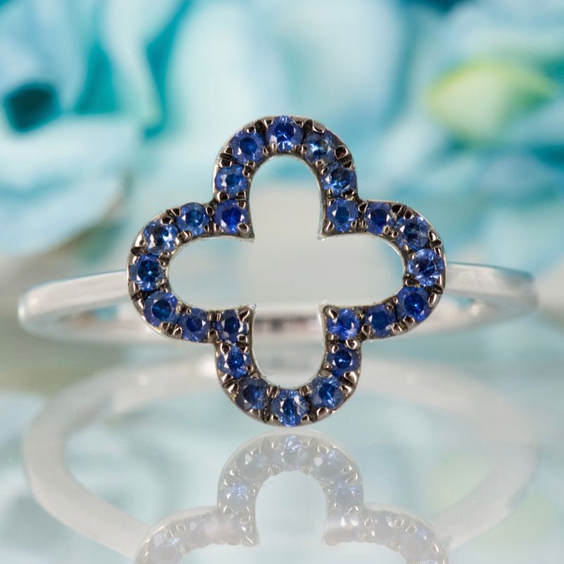 18ct White Gold Claw Set Round Cut Sapphire Openwork Clover Cluster Ring