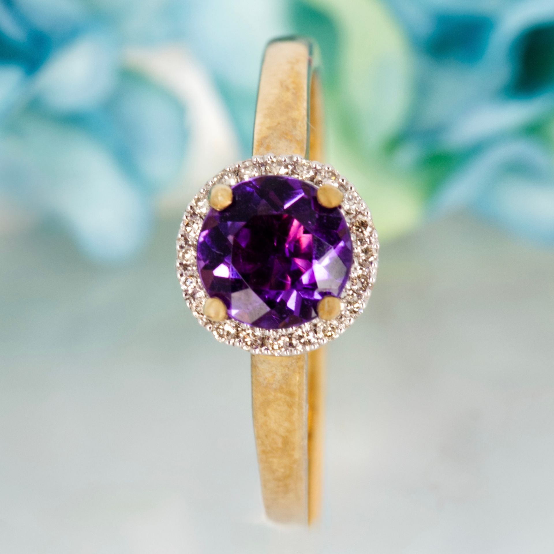 9ct Yellow Gold Round Cut Amethyst & Round Brilliant Cut Diamond Halo Cluster Ring