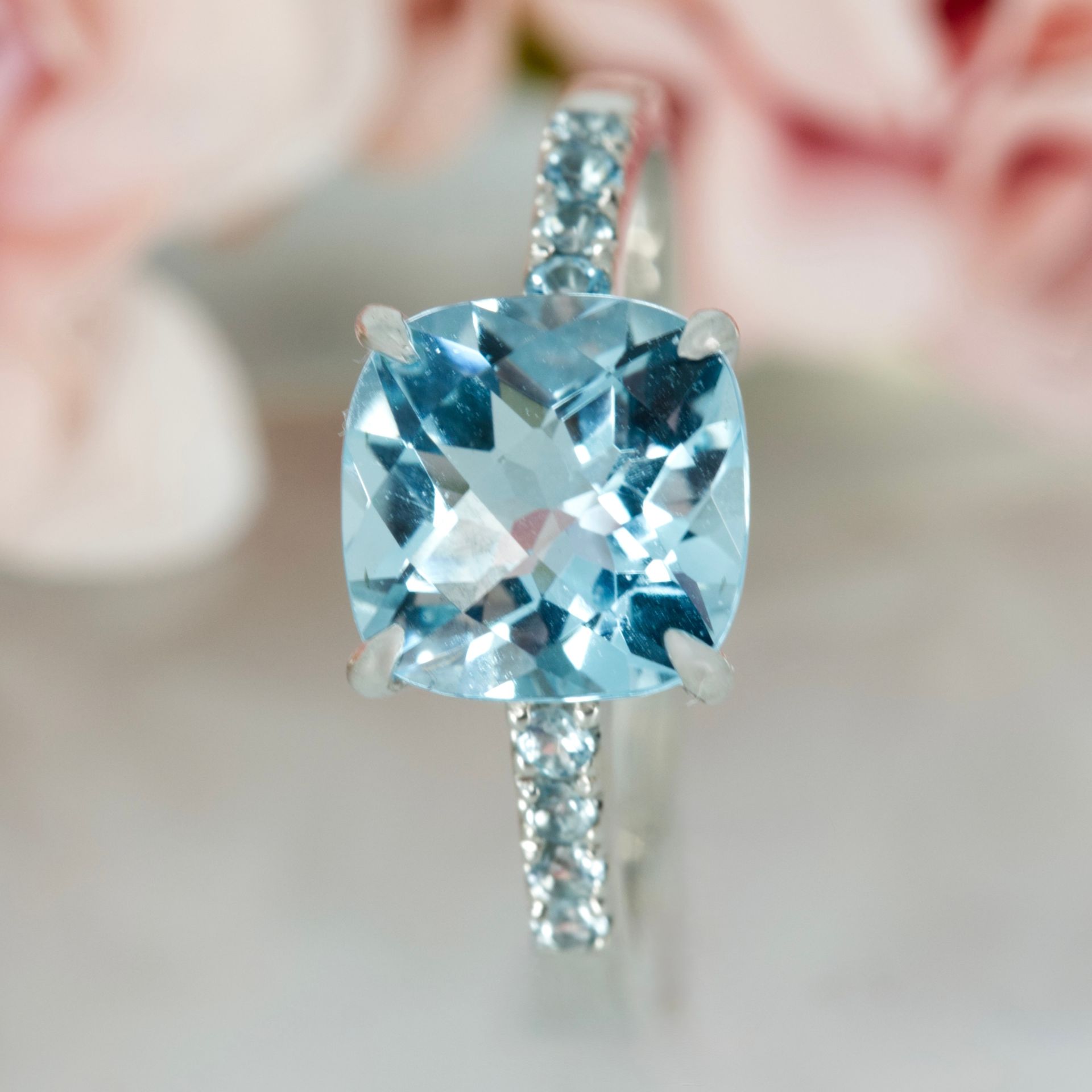 9ct White Gold Cushion Cut Blue Topaz Dress Ring