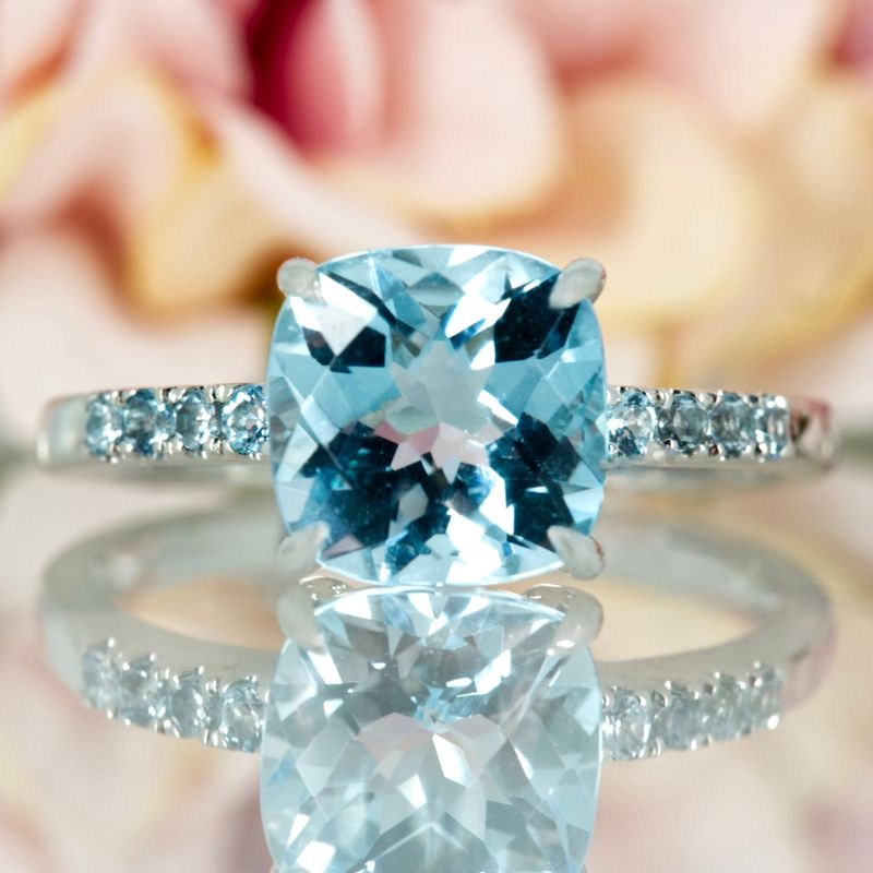 9ct White Gold Cushion Cut Blue Topaz Dress Ring