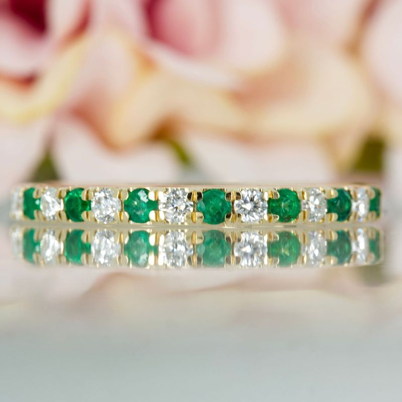 9ct Yellow Gold Round Cut Emerald & Round Brilliant Cut Diamond Claw Set Half Eternity Ring