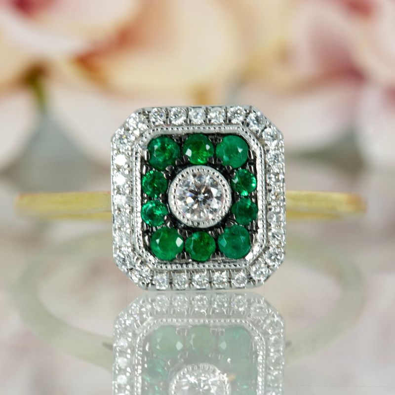 18ct Yellow Gold Round Cut Emerald & Round Brilliant Cut Diamond Square Cluster Ring