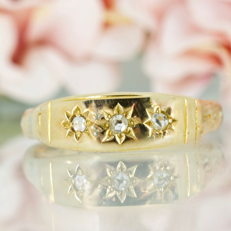 Pre-Loved 18ct Yellow Gold Round Cut Diamond Gypsy Set Trilogy Ring