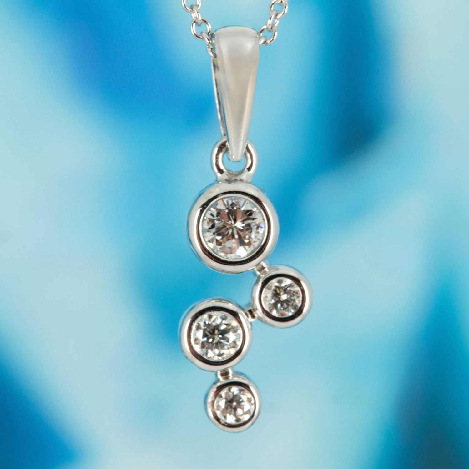 18ct White Gold 4-Round Brilliant Cut Diamond Bubble Pendant & Chain