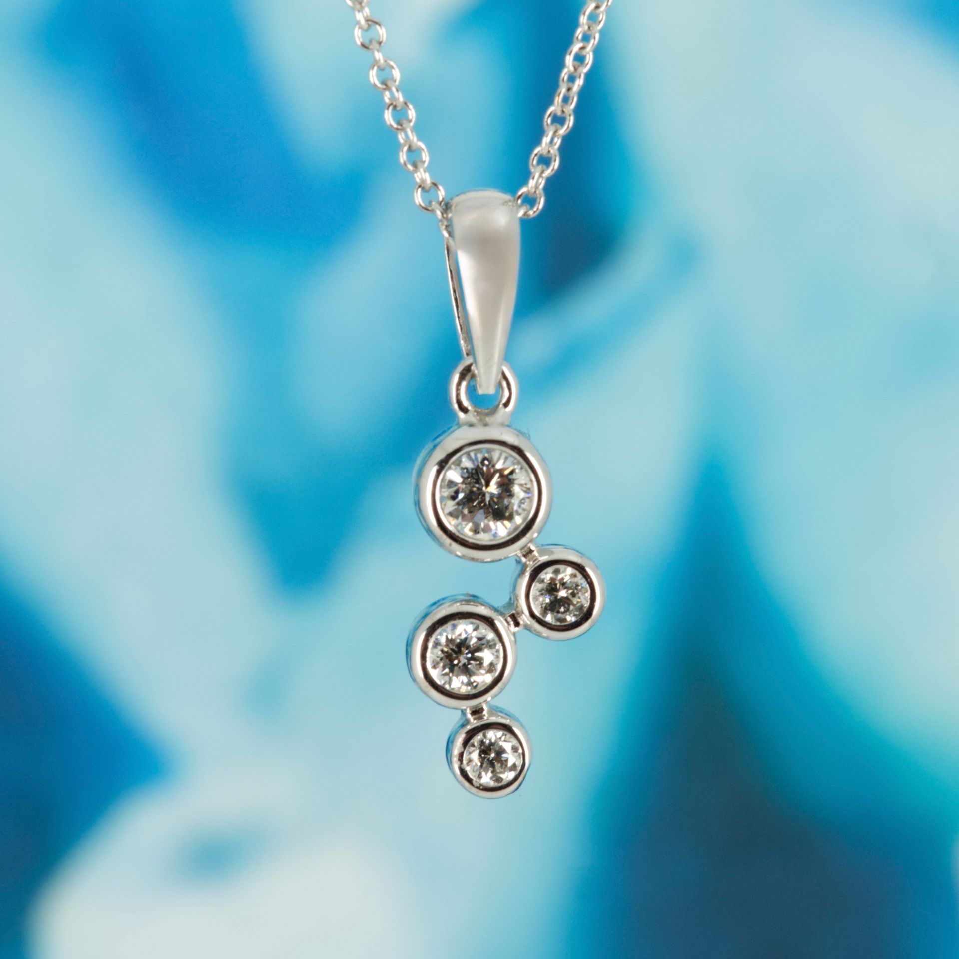18ct White Gold 4-Round Brilliant Cut Diamond Bubble Pendant & Chain