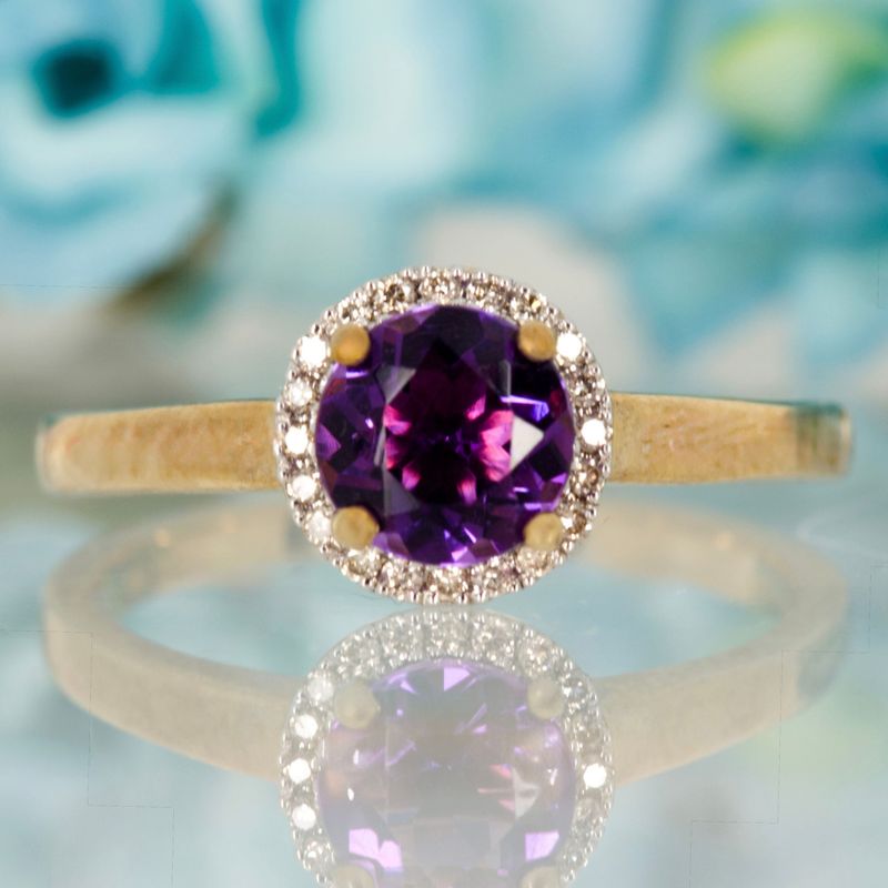 9ct Yellow Gold Round Cut Amethyst & Round Brilliant Cut Diamond Halo Cluster Ring
