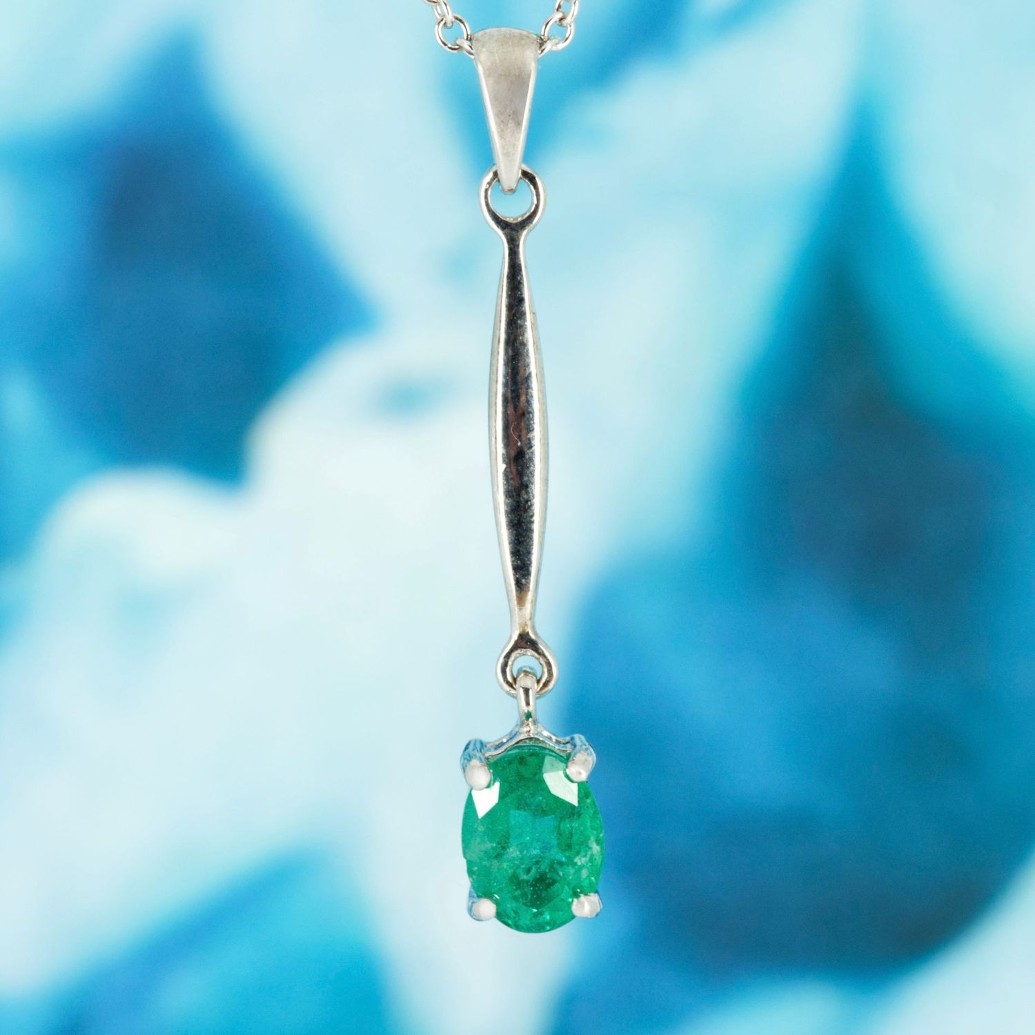 Pre-Loved 9ct White Gold Oval Cut Emerald Drop Pendant & Chain