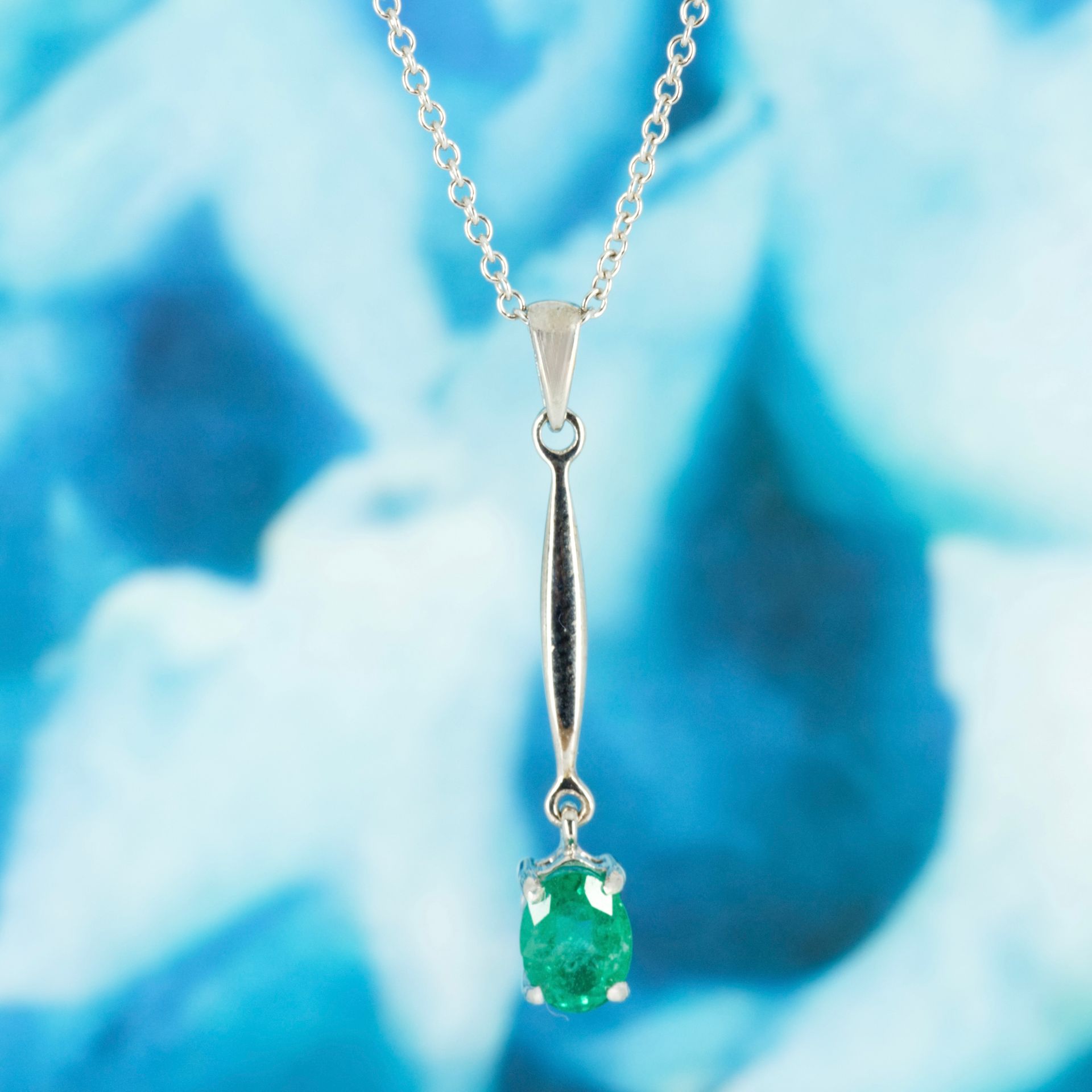 Pre-Loved 9ct White Gold Oval Cut Emerald Drop Pendant & Chain