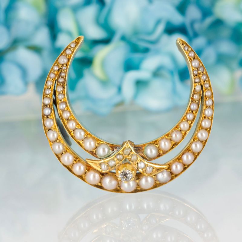 Pre-Loved 15ct Yellow Gold Pearl & Round Cut Diamond Set Crescent Moon Brooch