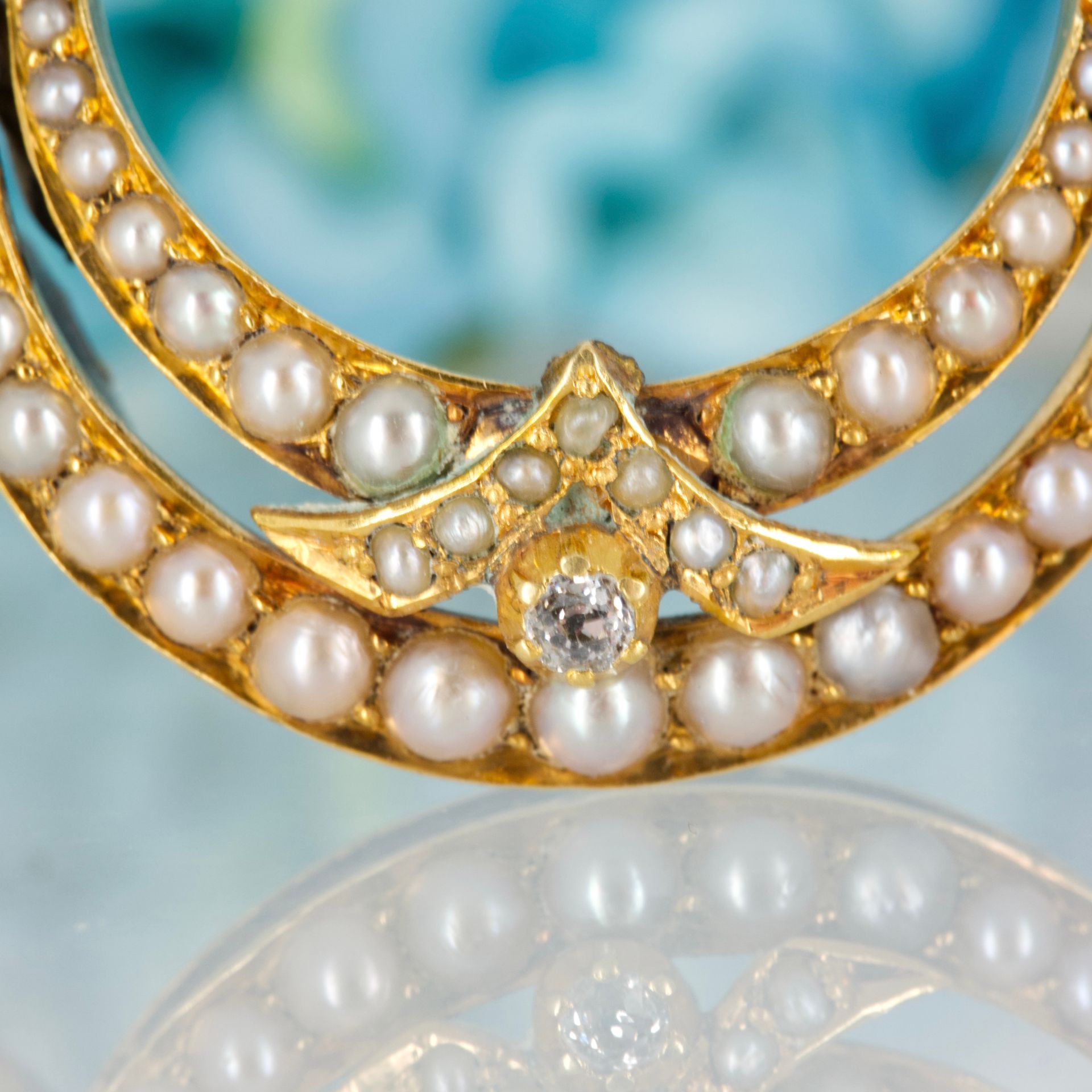 Pre-Loved 15ct Yellow Gold Pearl & Round Cut Diamond Set Crescent Moon Brooch