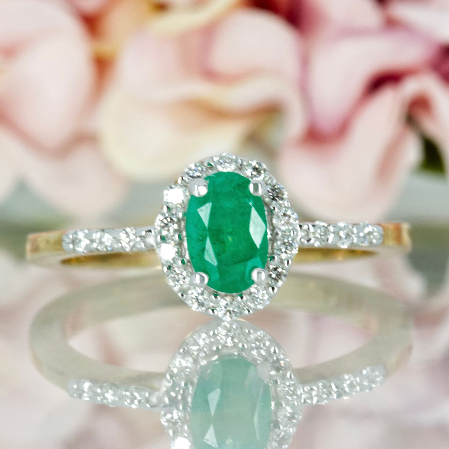 9ct Yellow Gold Oval Cut Emerald & Round Briliant Cut Diamond Halo Cluster Ring