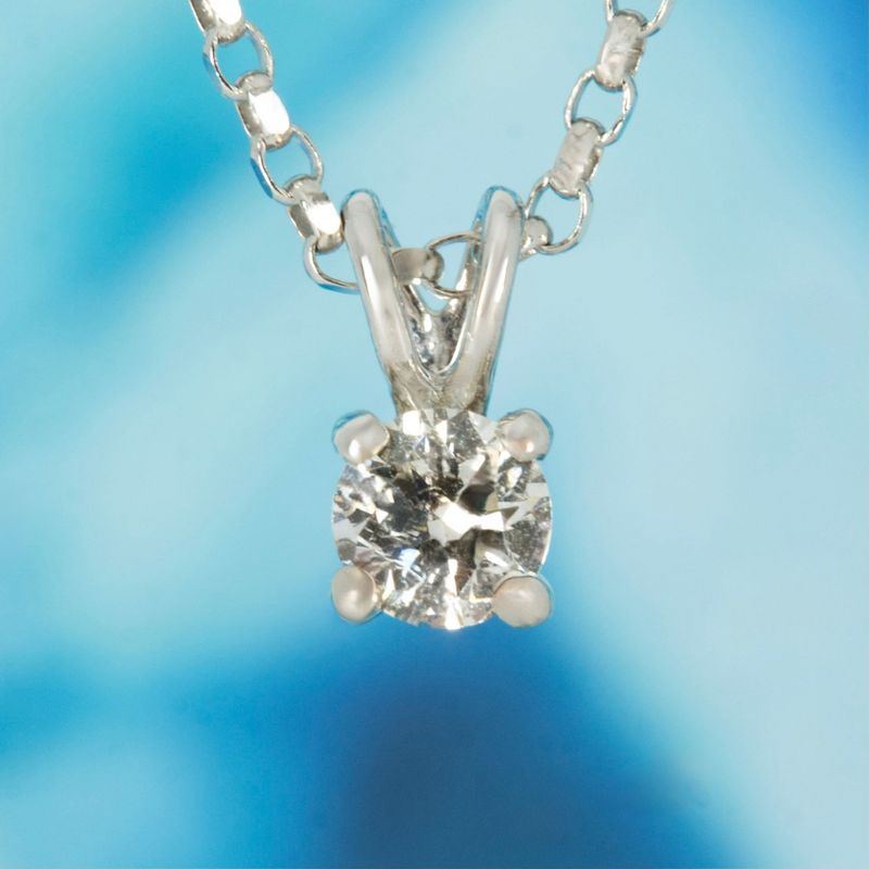 18ct White Gold 0.30ct Round Brilliant Cut Diamond Solitaire Pendant & Chain