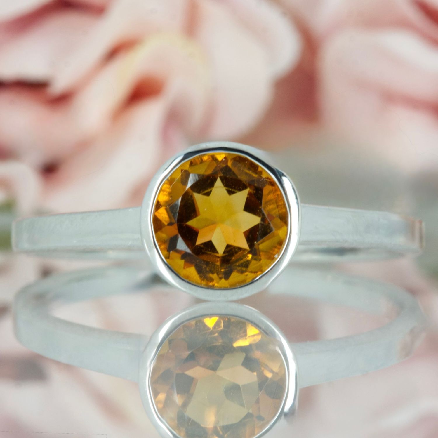 9ct White Gold Round Cut Citrine Rub-Over Set Ring