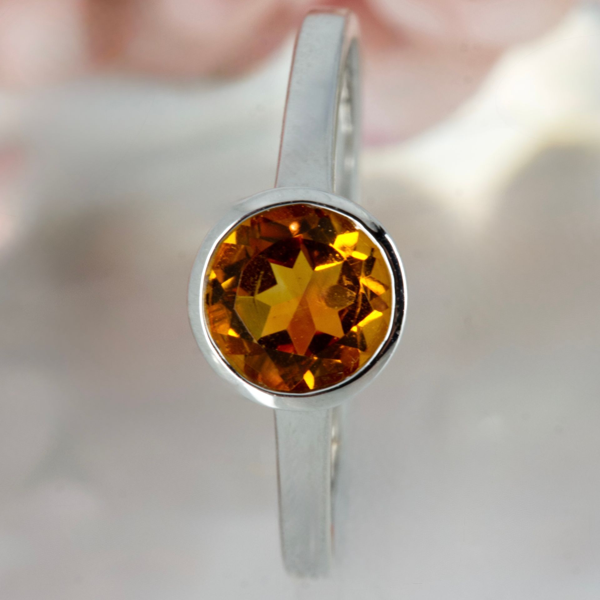 9ct White Gold Round Cut Citrine Rub-Over Set Ring