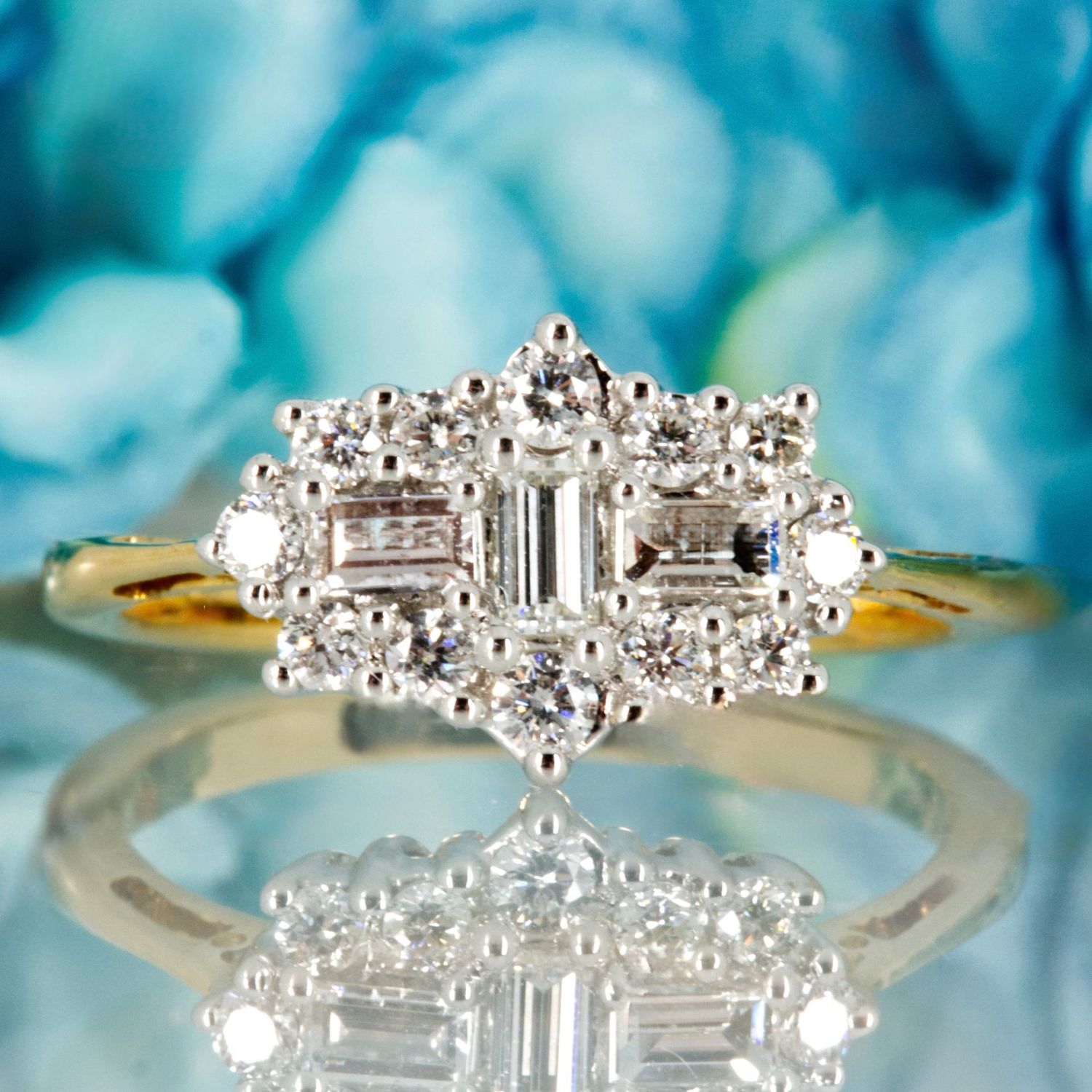 18ct Yellow Gold 0.50ct Round Brilliant & Baguette Cut Diamond Cluster Ring