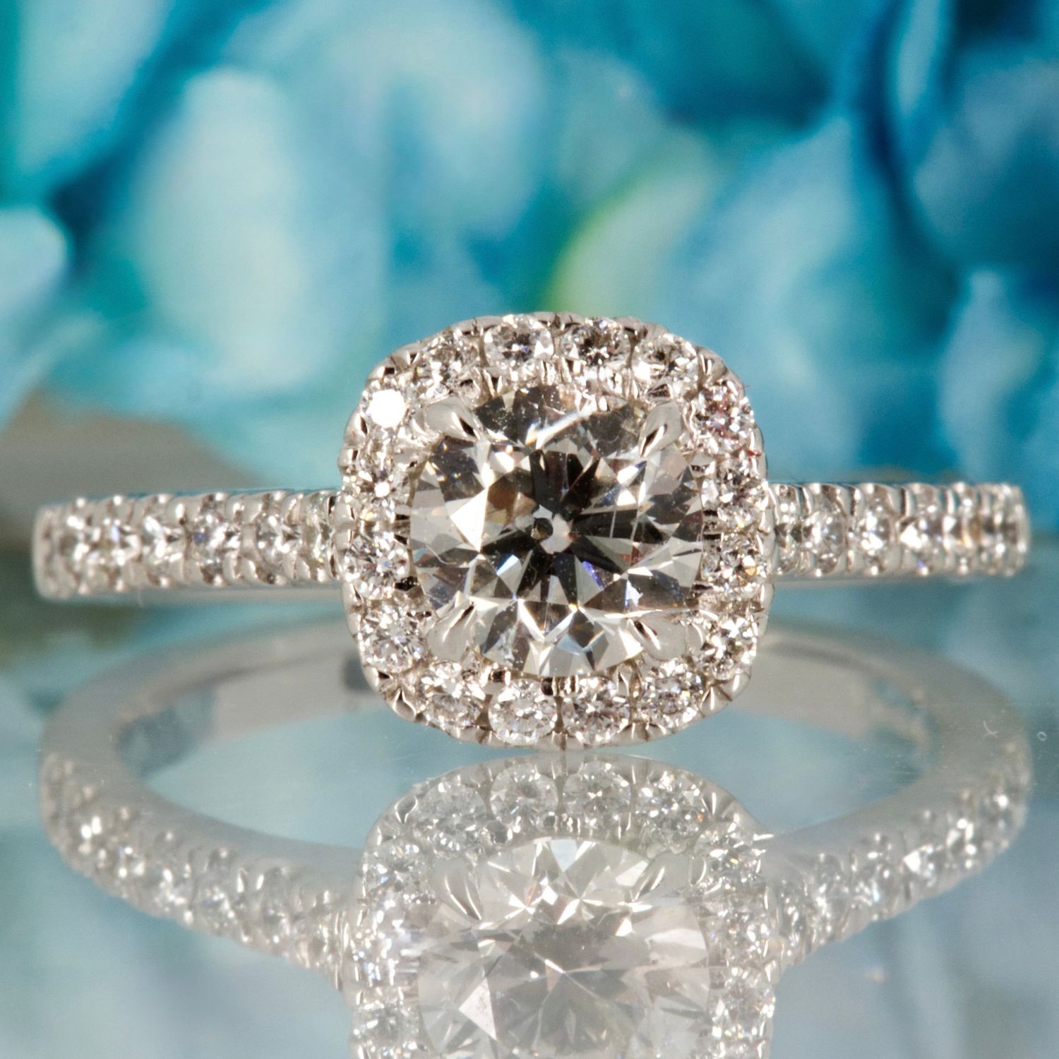 18ct White Gold 1.03ct Round Brilliant Cut Diamond Cushion Shaped Halo Cluster Ring 18ct White Gold 1.03ct Round Brilliant Cut Diamond Cushion Shaped Halo Cluster Ring