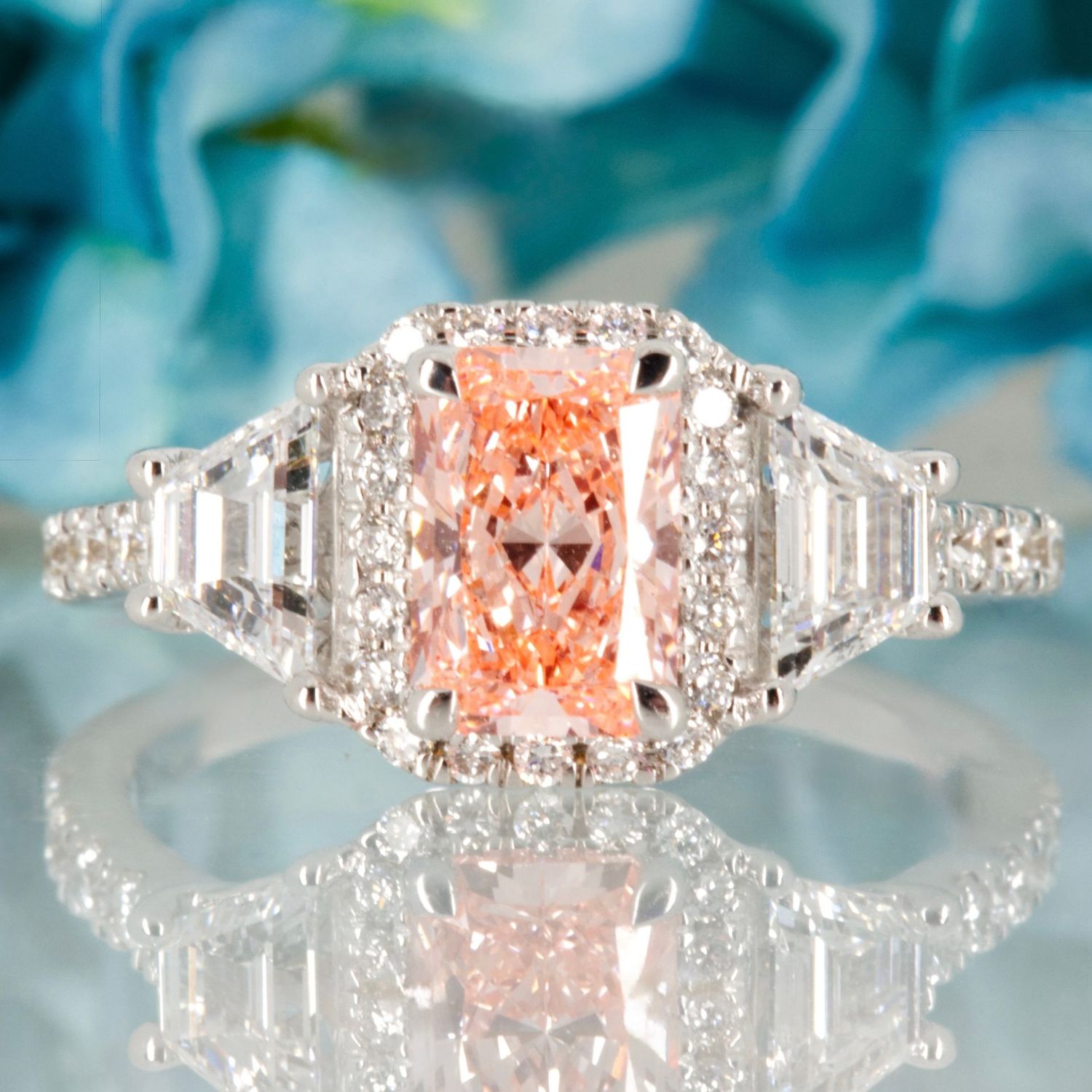 18ct White Gold Lab Grown Pink Diamond & Lab Grown Diamond Cluster Ring
