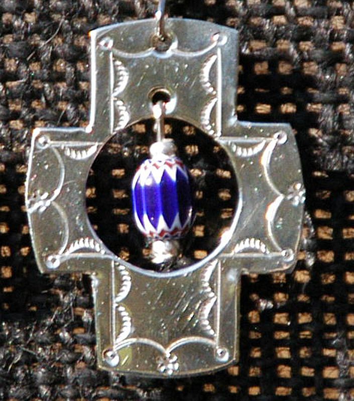 PENDANT: SW Cross with Antique Chevron Bead & Chain