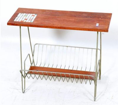 ​Vintage jaren '70, lectuurtafeltje met tegelinleg