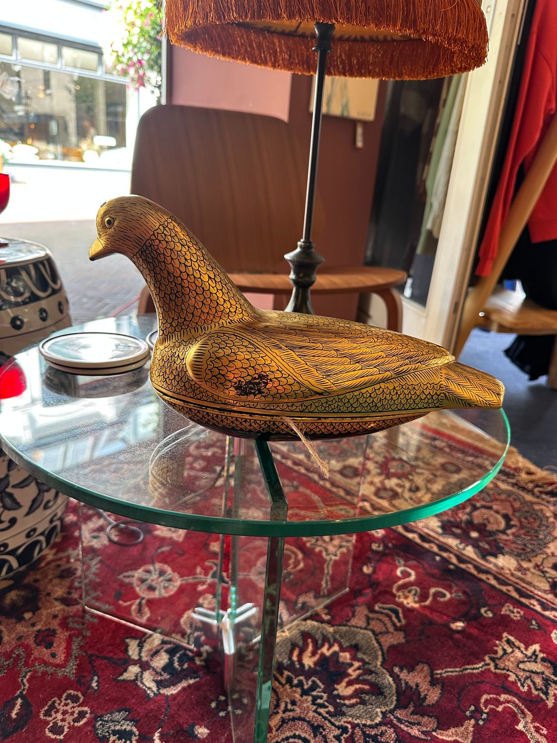 Gouden duif schaal met deksel