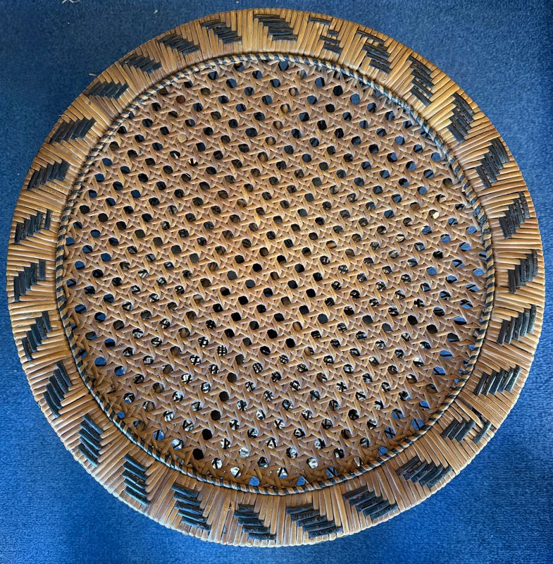 Vintage hourglass tafel van handgeweven riet en rotan, jaren 70.