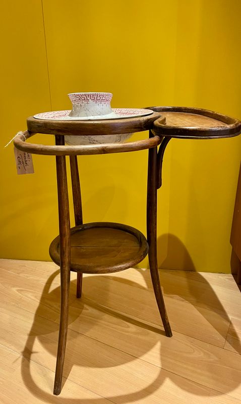 Antieke Thonet wastafel met lampetstel