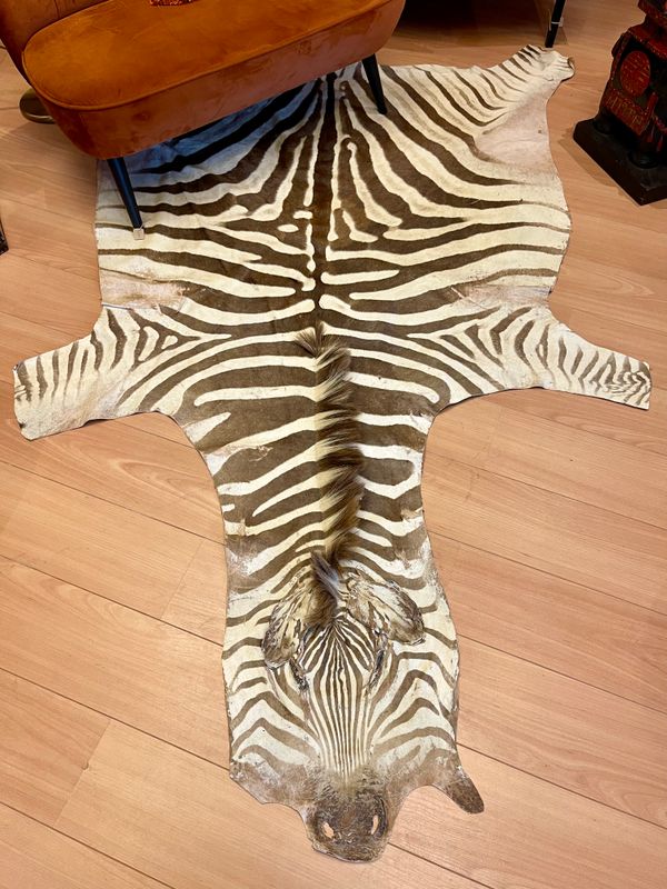 Vloerkleed van zebrahuid