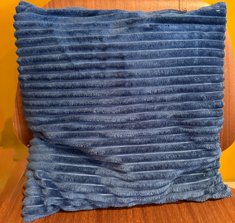 Tiseco blauw ribfluweel (corduroy) sierkussen