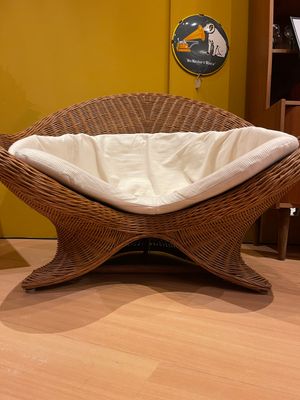 Set van 3 gevlochten rieten stoelen met kussens, prijs per stuk