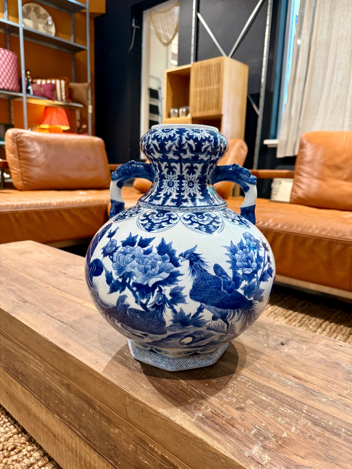 Blauw/wit Japans porseleinen vazen met decor van vogels en bloemen