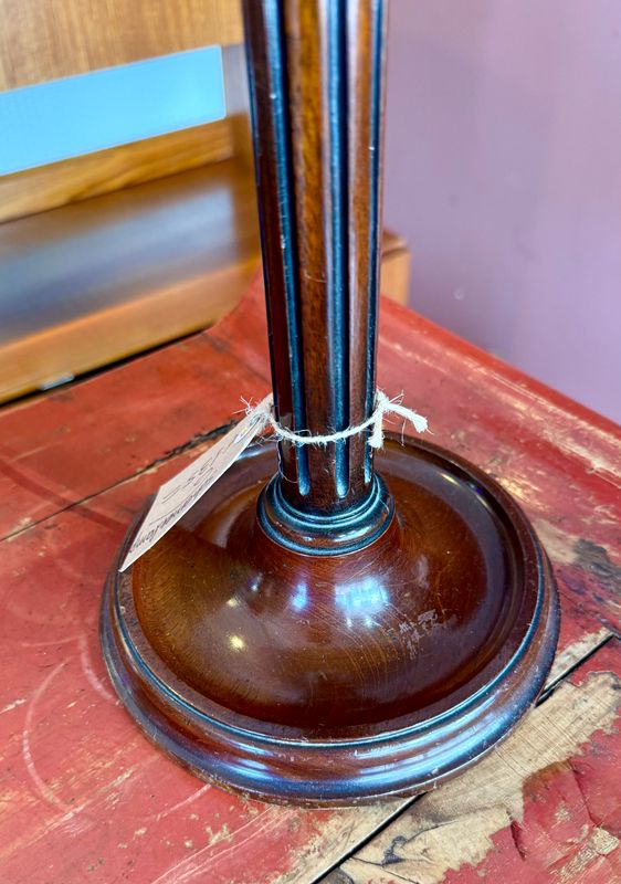 Klassiek houten schemerlamp