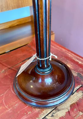 Klassiek houten schemerlamp