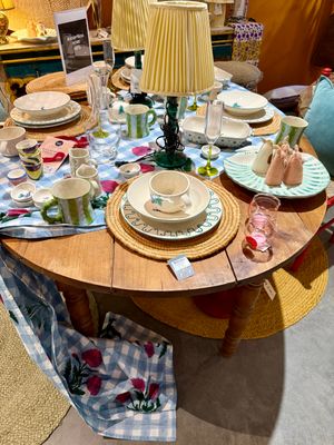 Eetkamer tafel van hout