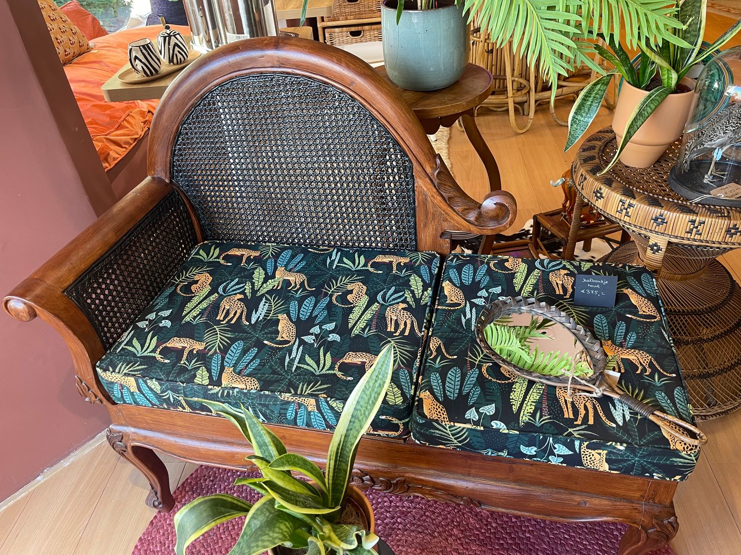 Houten halbankje met luipaard-en botanische print
