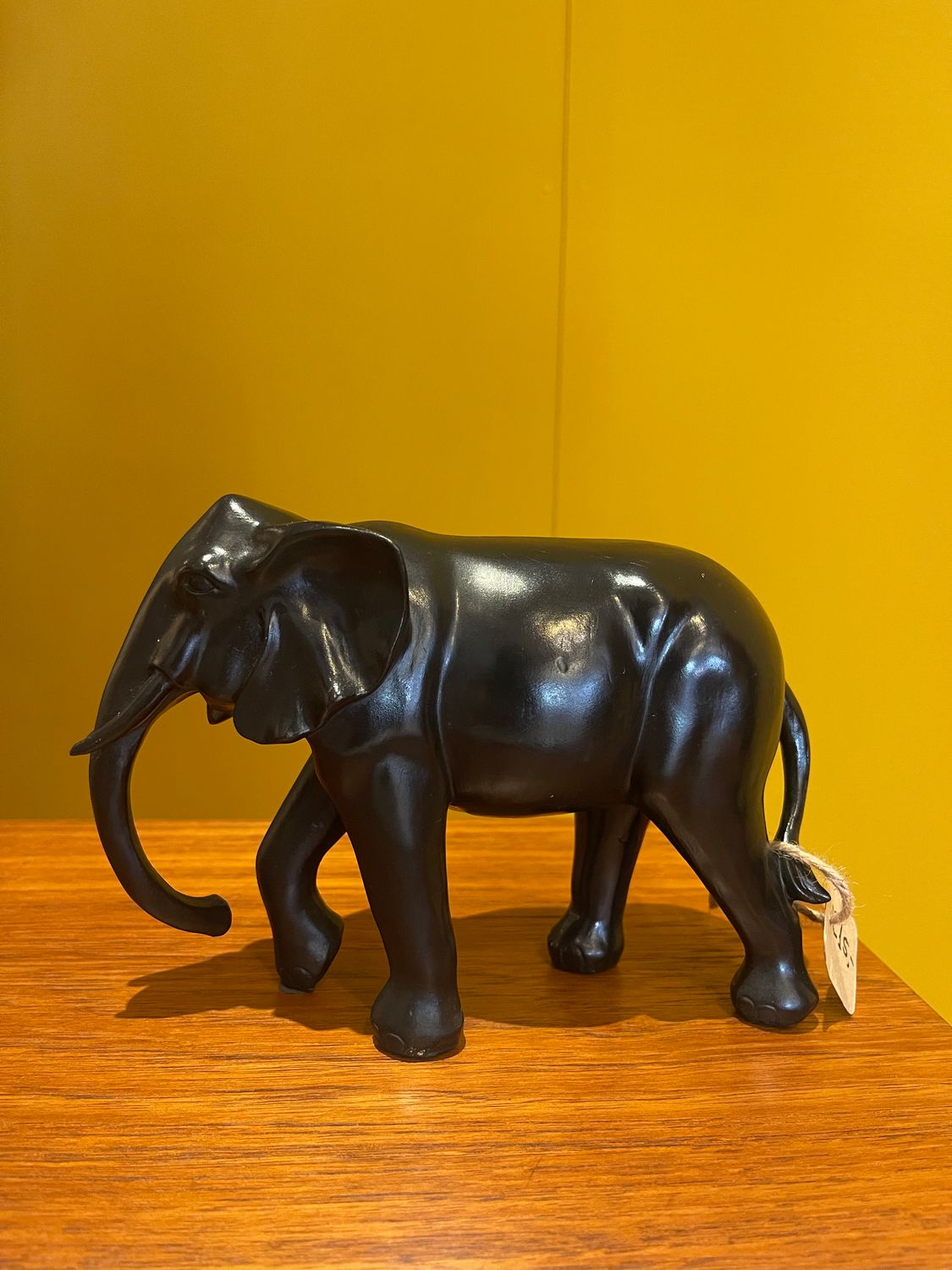 Houten olifant beeldje zwart