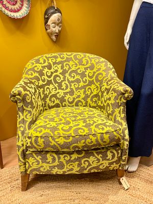 Damesfauteuil met arabesk groen patroon