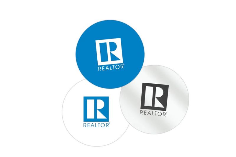Magnet: 6-Inch round with 'R' Logo