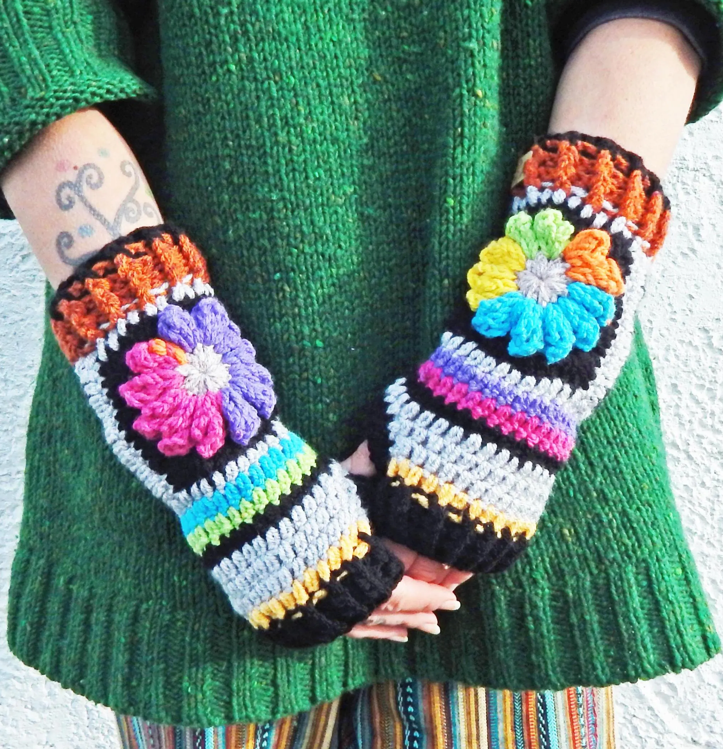 Crochet Flower Gloves