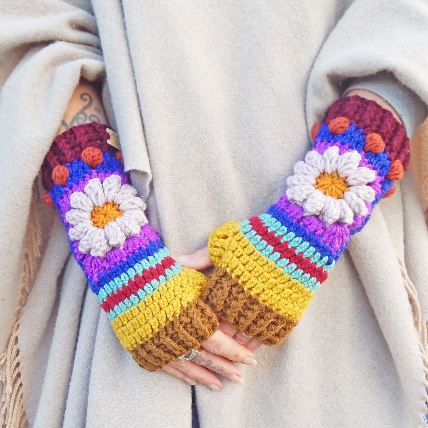 SOLD Fingerless Gloves Cream Flower