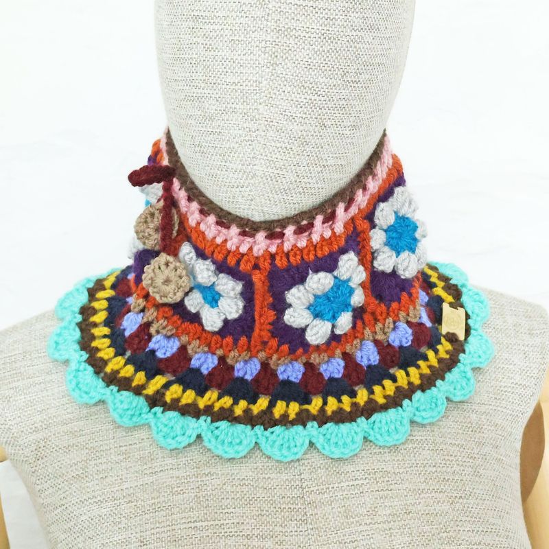 Neck Warmer Cream Flower