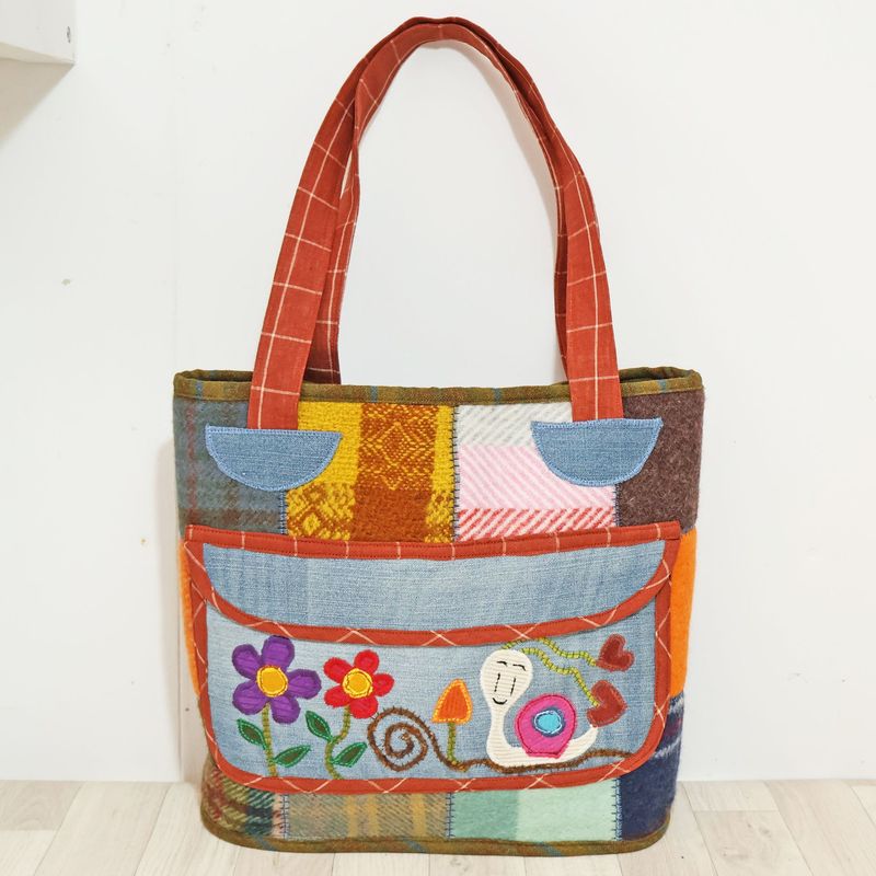 Patchwork Snail Blanket Bag Patchwork Snail Blanket Bag