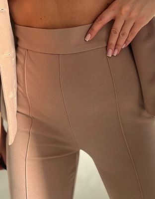 Spodnie z szerszą nogawką