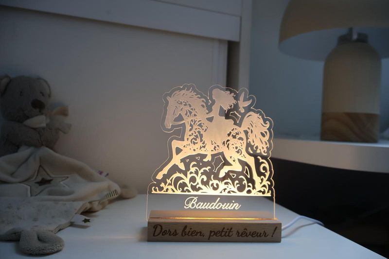Veilleuse Cavalière avec gravure et prénom