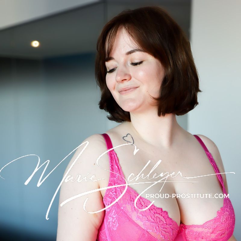 Fotoset + Video: Heiß im Hotelzimmer ;) Escort Service Marie Schleyer Heiss im Hotelzimmer Bilder und Video