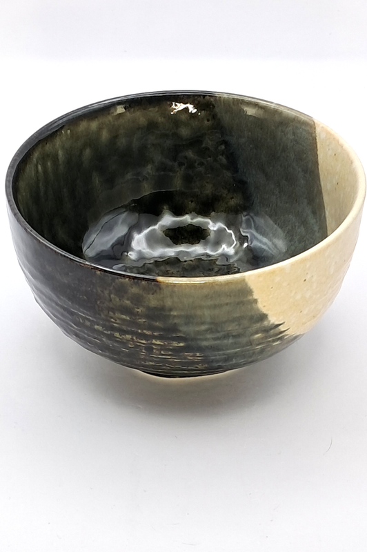 Informelle Matcha-Schale oliv drei Farben Informelle Matcha-Schale oliv drei Farben