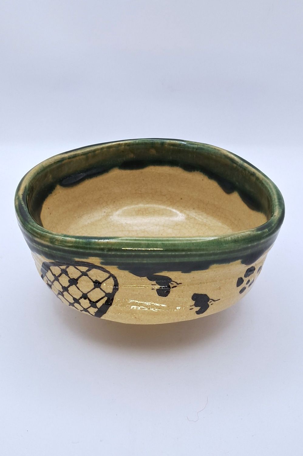 Oribe Matcha-Schale mit zwei Tropfen
