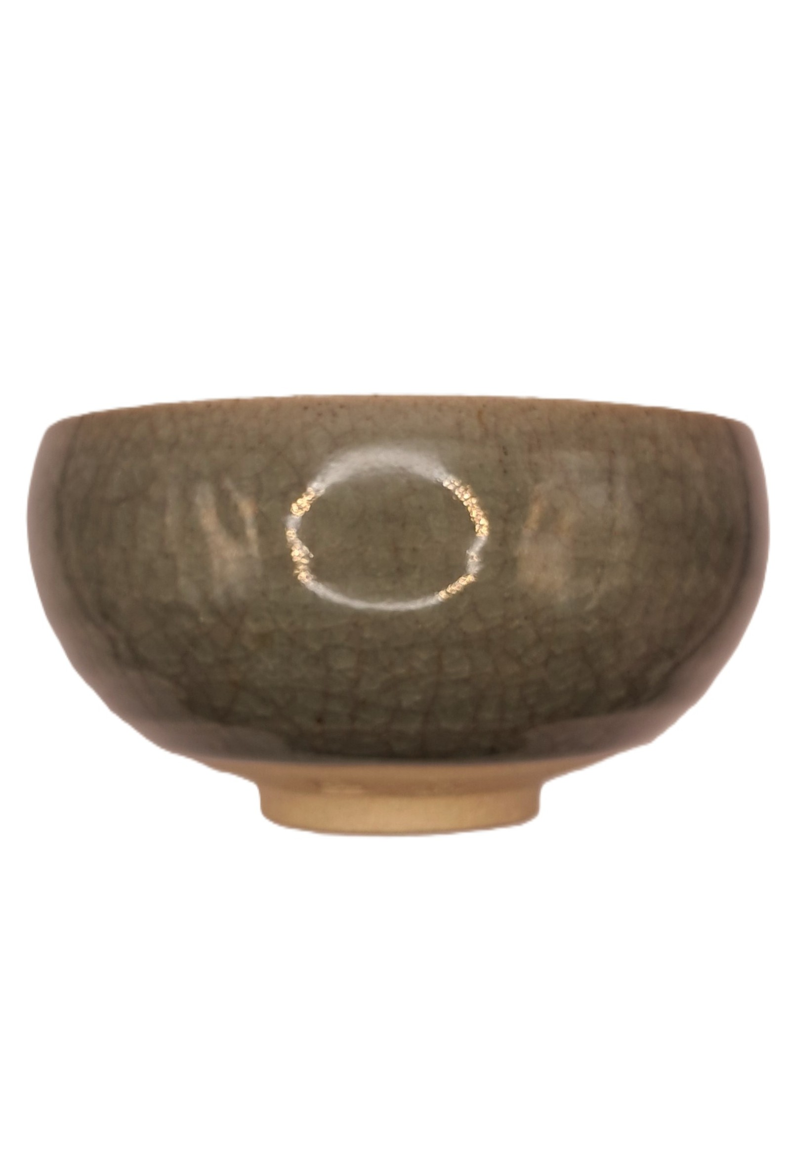 Matcha-Schale Seladon graugrün, krakeliert und leicht eingefärbt