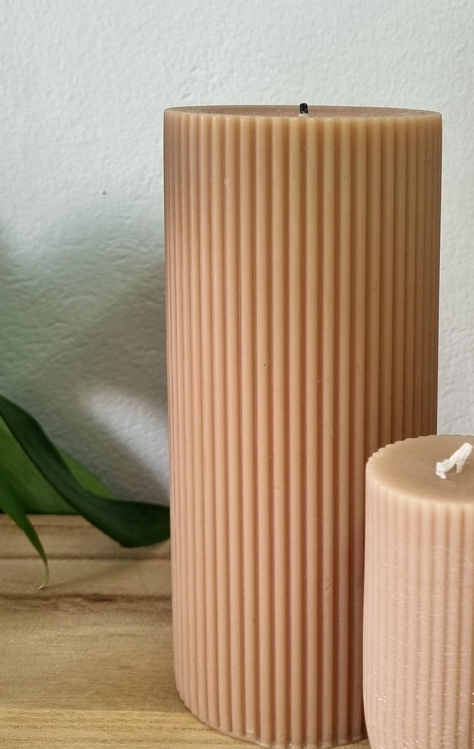 Ribbed Pattern Straight Pillar